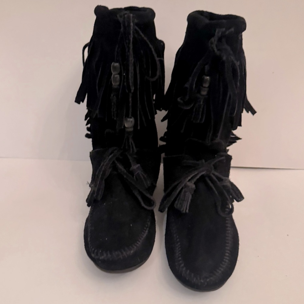 Rare Minnetonka Suede Fringe Boot - Black - Midcalf - Sz 9 - EXCELLENT CONDITION